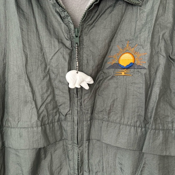 EUC Vintage Northern Sun Canada 90’s Women’s Polar Bear Windbreaker Green Size M - Picture 2 of 14